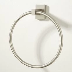Helsinki Towel Ring