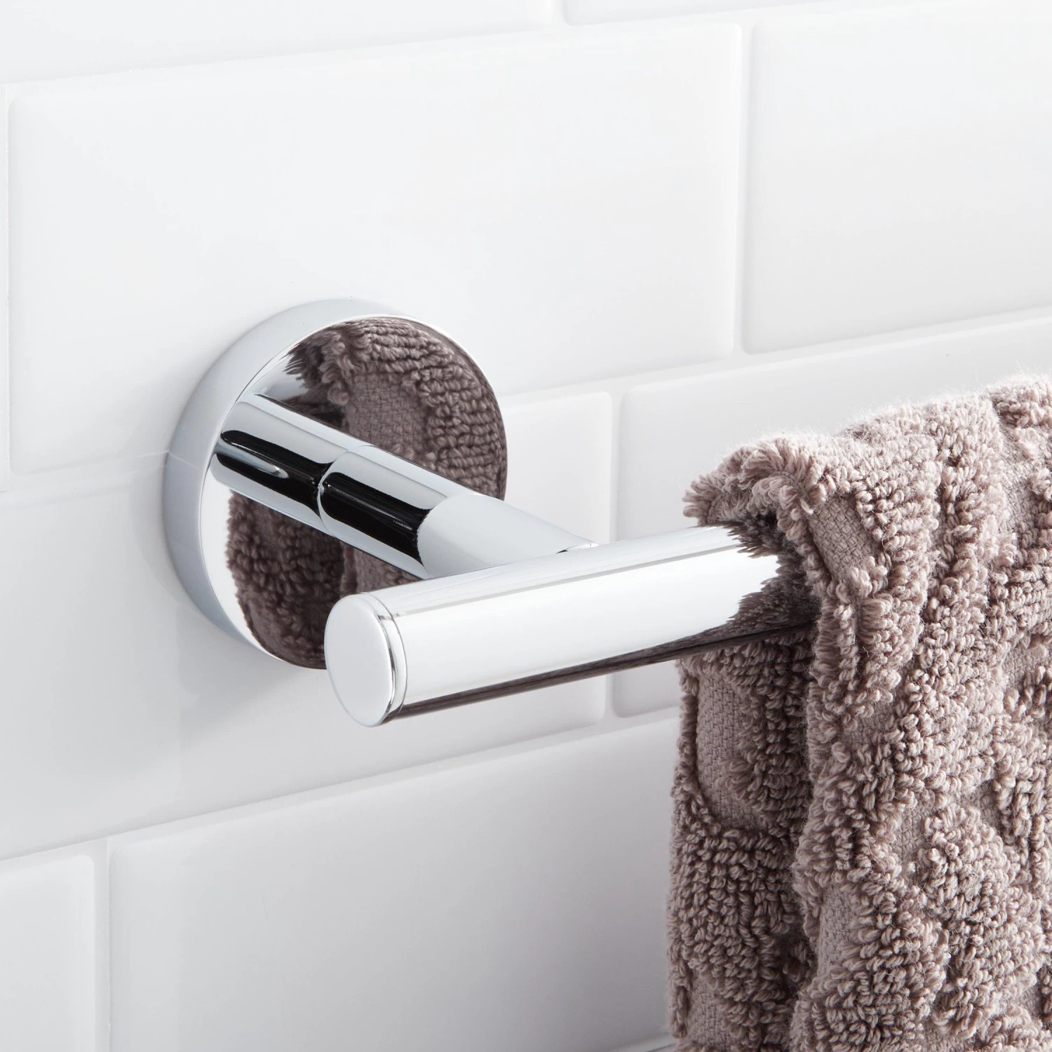 Exira Towel Bar - Image 2
