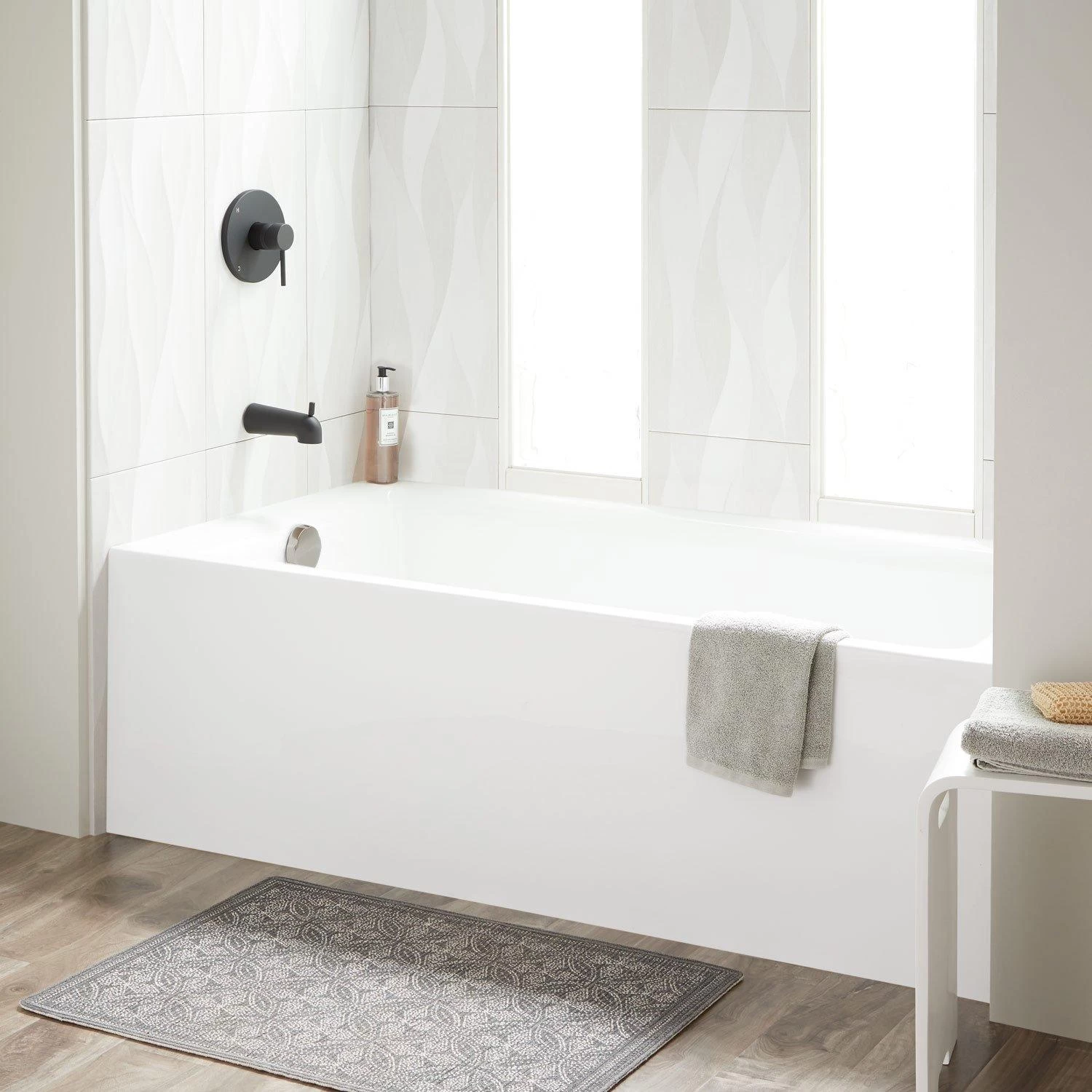 60" X 32" Sitka Acrylic Alcove Soaking Tub - White - Image 2