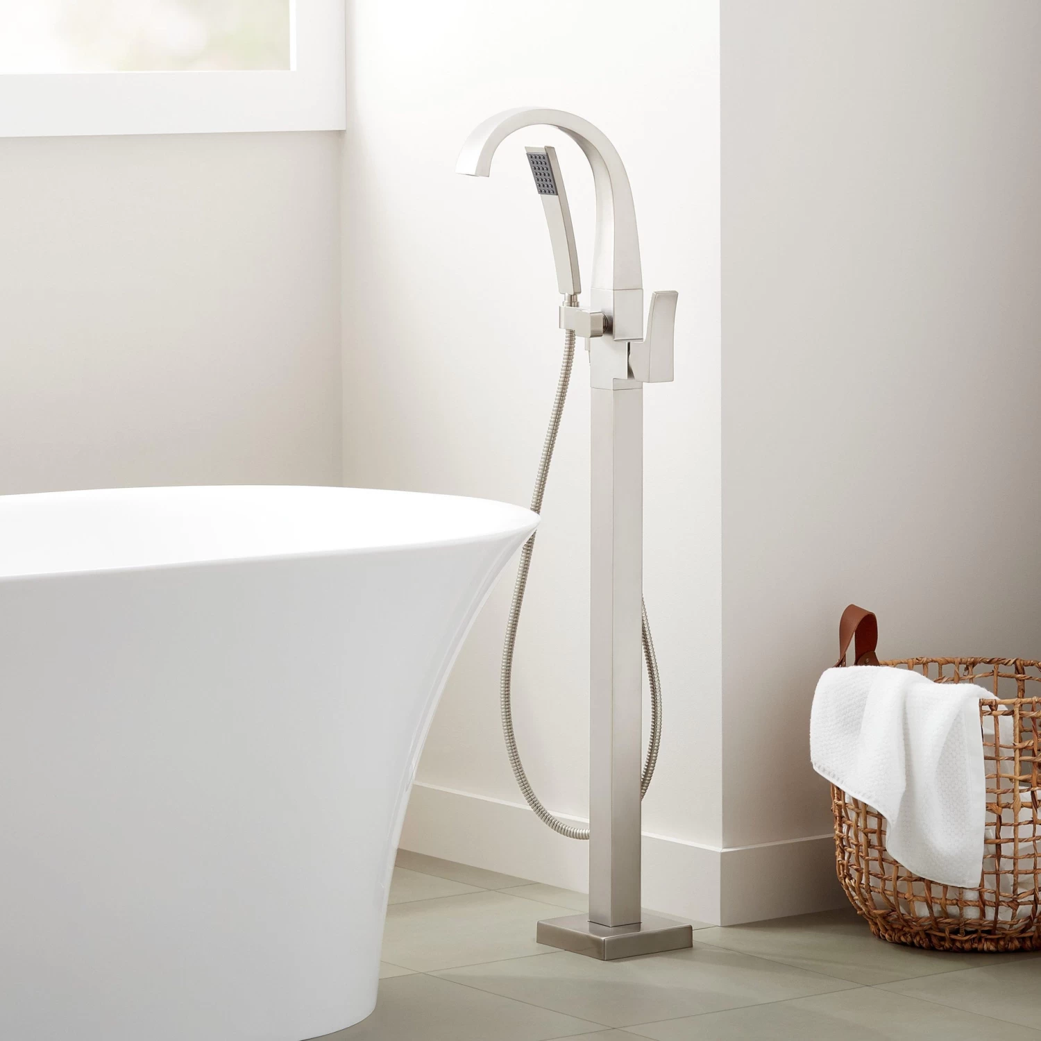 Vilamonte Freestanding Tub Faucet With Hand Shower