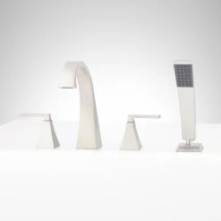 Vilamonte 4-Hole Roman Tub Faucet And Hand Shower