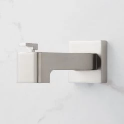 Hibiscus Tub Spout With Diverter